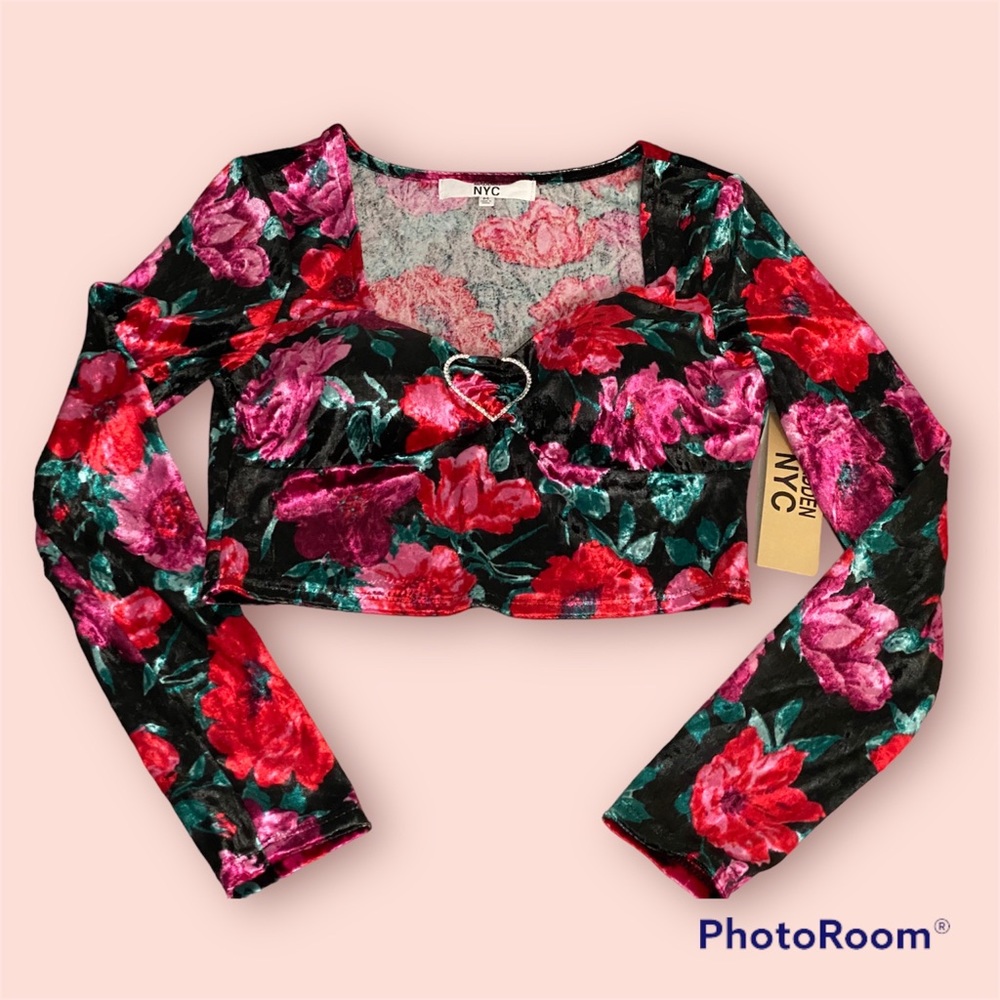 NWT•Madden NYC Juniors Floral LS Crop Top